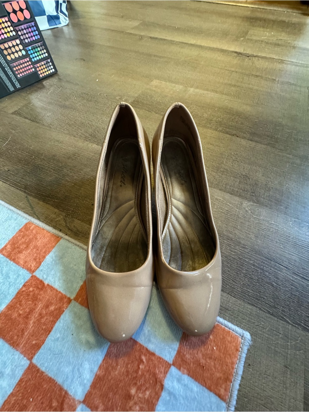 easy street Nude Patent Round-Toe Heels